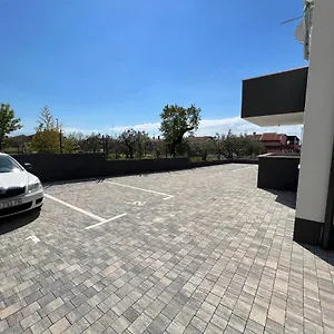 https://apartment-sunrise-3.in-istria.net